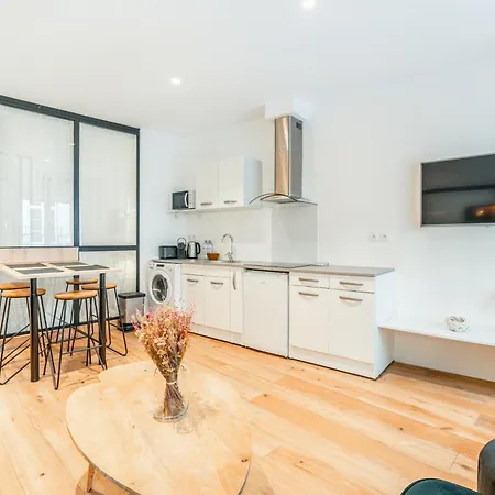 Chic & Elegant In Montorgueil شقة *