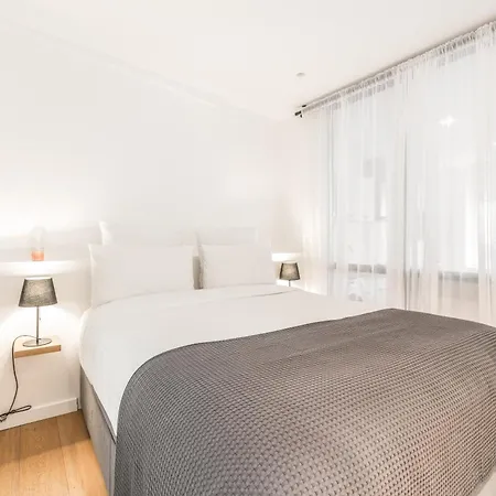 Chic & Elegant In Montorgueil