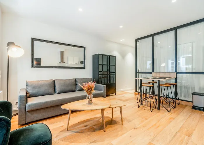 Chic & Elegant In Montorgueil Parijs